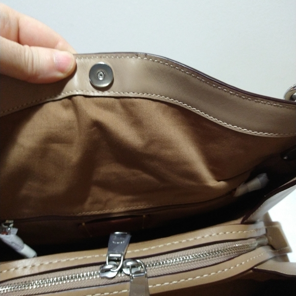 Sold* Signature Dalton Pebble Leather Shoulder Bag - Picture 7 of 16